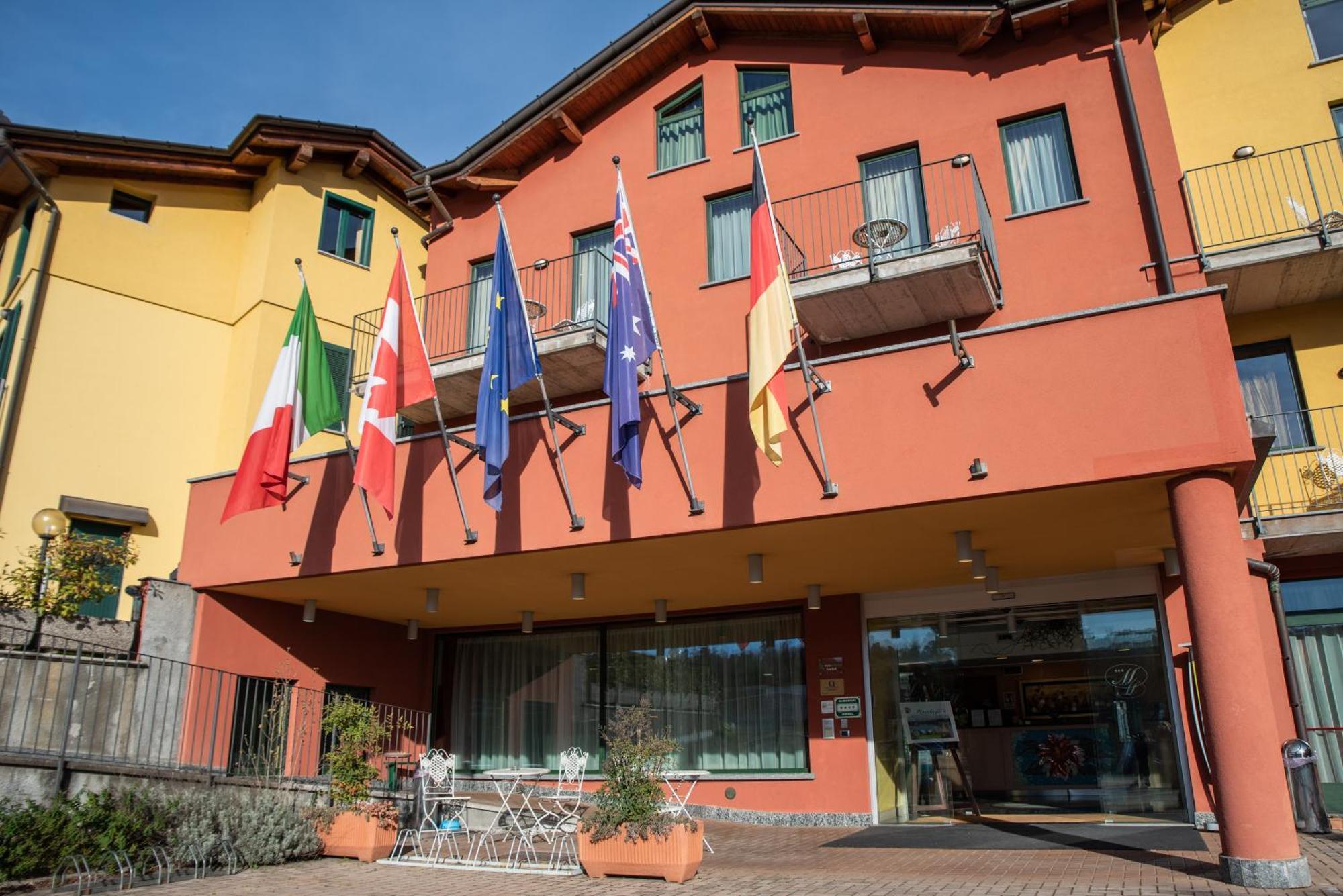 Hotel Residence Montelago Ternate  Екстер'єр фото