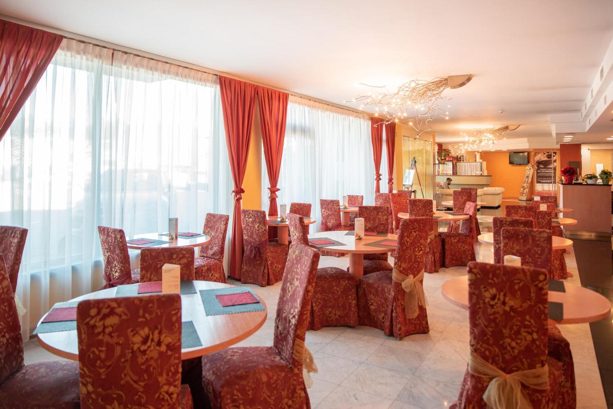 Hotel Residence Montelago Ternate  Екстер'єр фото